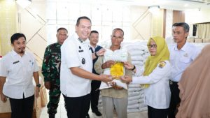 2.211 KPM di Kecamatan Pariaman Selatan Terima Bantuan Pangan