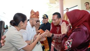 Wamen Kebudayaan Giring Ganesha Hadiri Puncak Pesona Budaya Hoyak Tabuik Piaman 2026