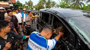 Kecelakaan Beruntun di Padang Pariaman, Sopir Travel Meninggal Dunia, 10 Orang Luka-luka